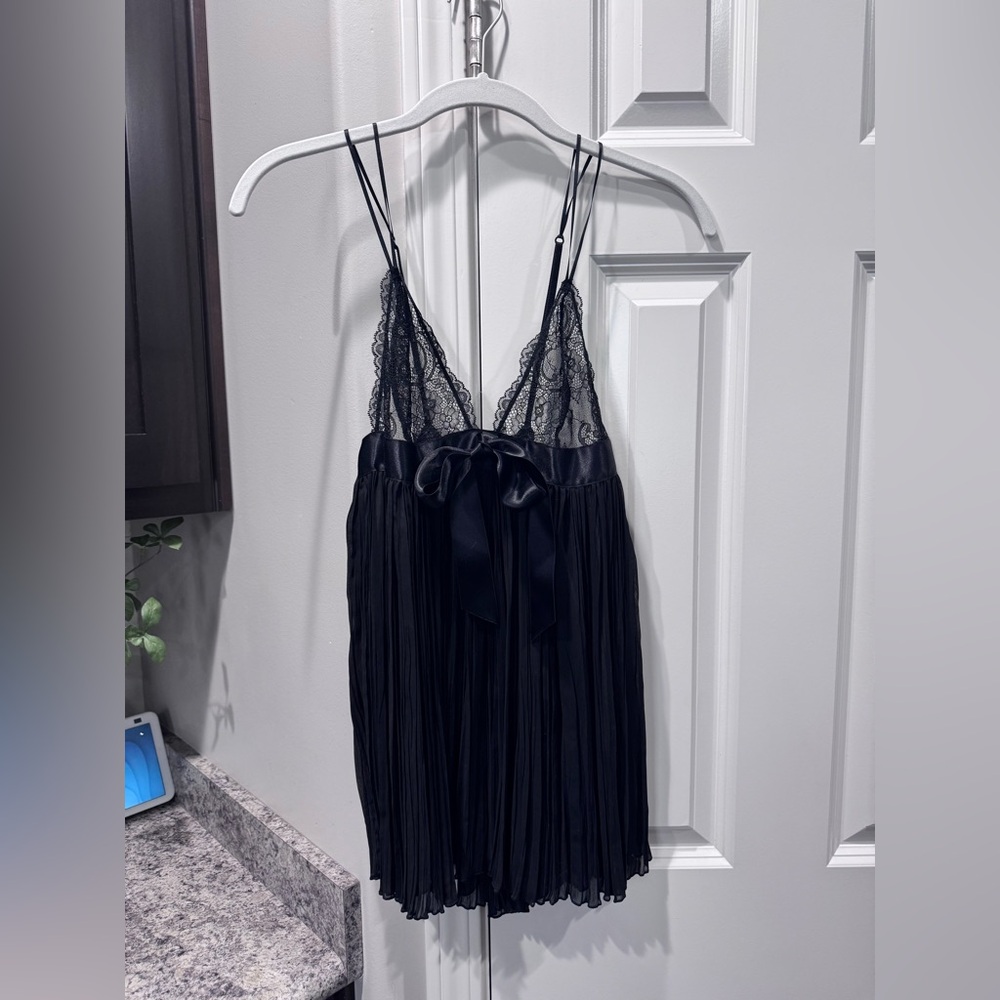 Victoria’s Secret lace baby doll dress small NWT